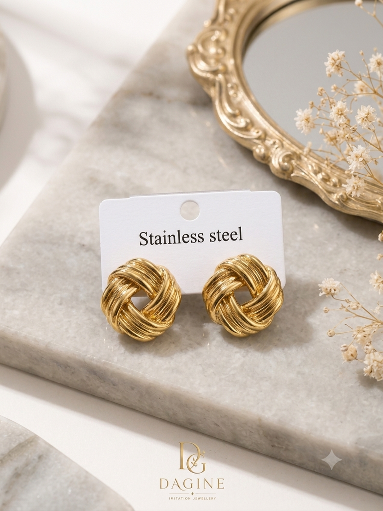 Knot Ribbed Studs